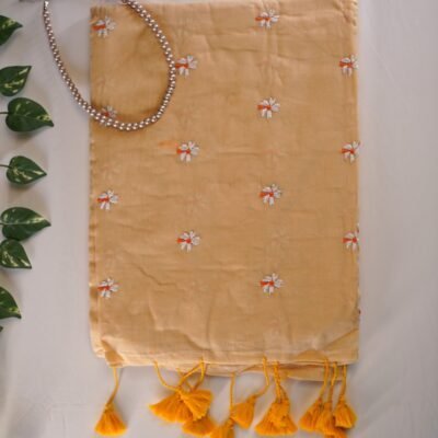 Mulmul Prajakta Flower Embroidery Saree